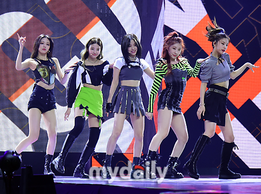 ITZY's Evolution from Dalla Dalla to Born to Be: A Concept Review — photo from Korean media