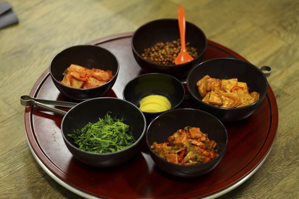 What Real Korean Breakfast Looks Like (Hint: It's Not Always Kimchi) — photo from Korean media